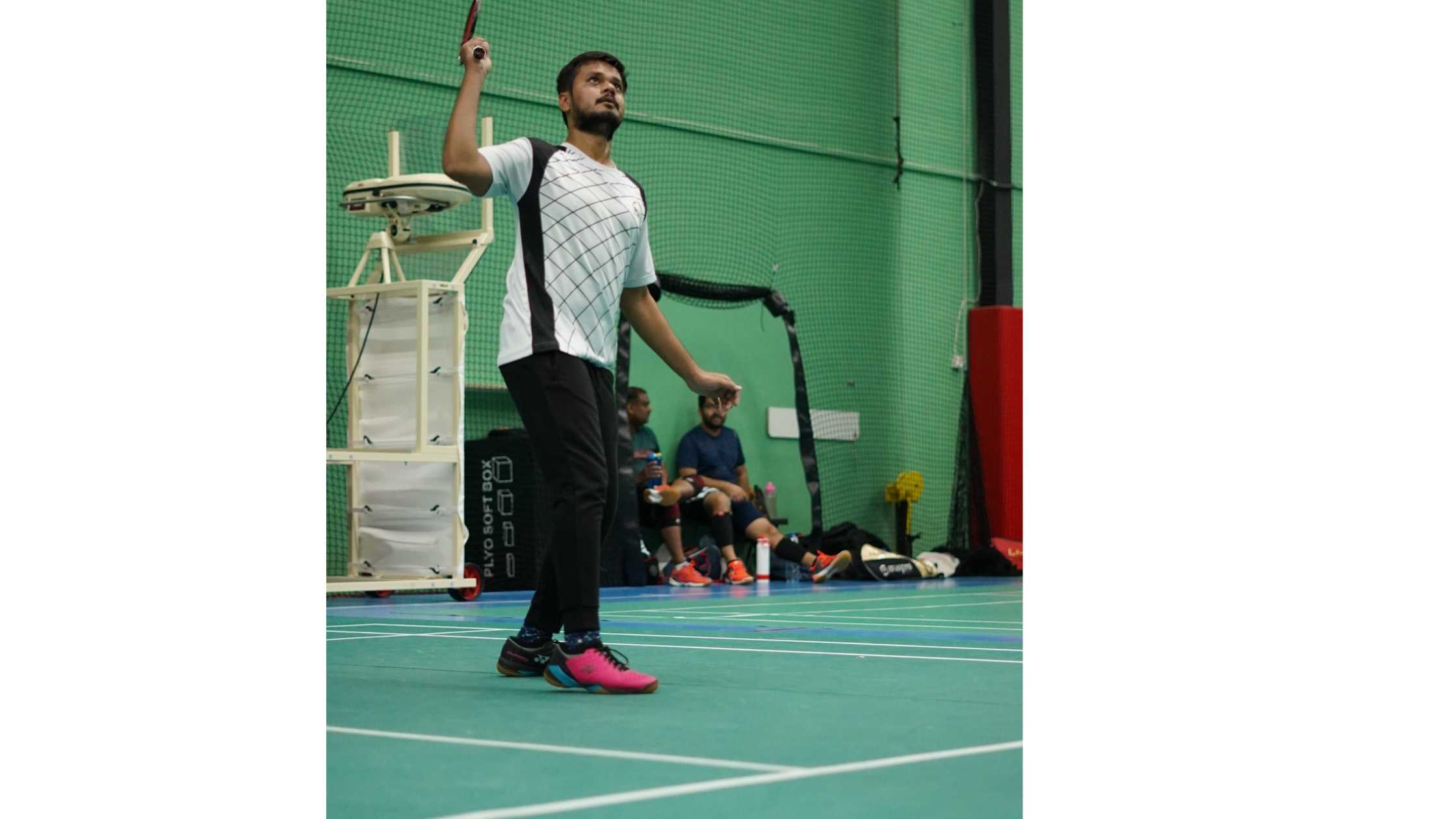 Indoor vs Outdoor Badminton Judiciaries in Dubai -Which One to Pick?